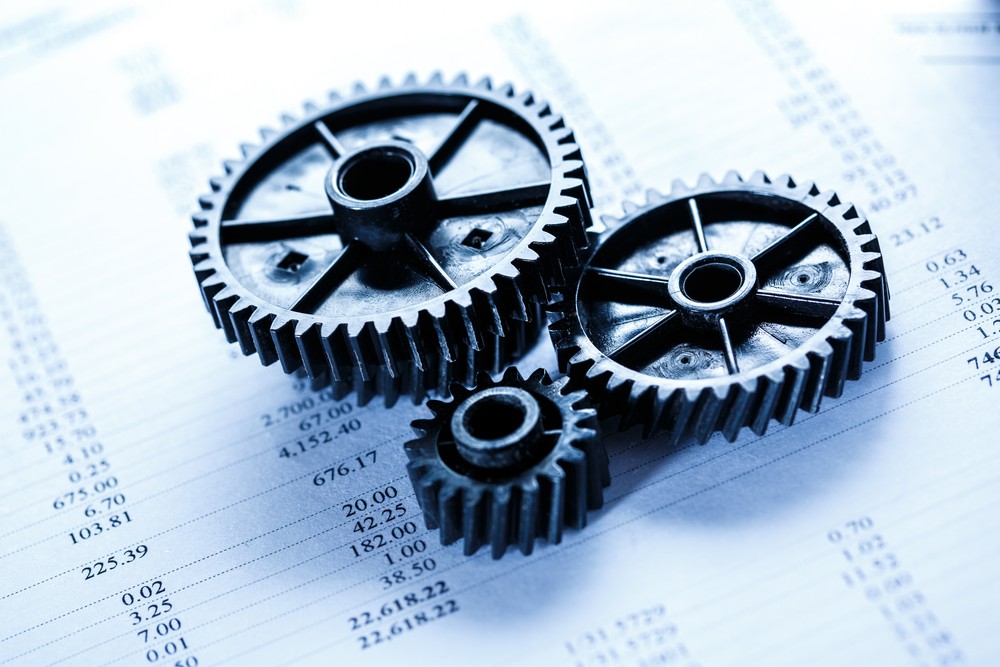 起業の始め方：事業成功の3要素（お客様・解決方法・継続の仕組み）を表す歯車図